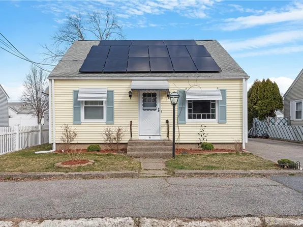 78 Stearns St, Pawtucket, RI 02861