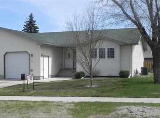 1209 5th St SW, Minot, ND 58701