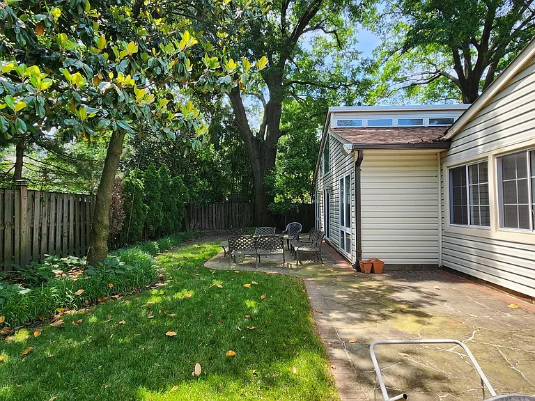 2207 Fordham Dr — Photo 39
