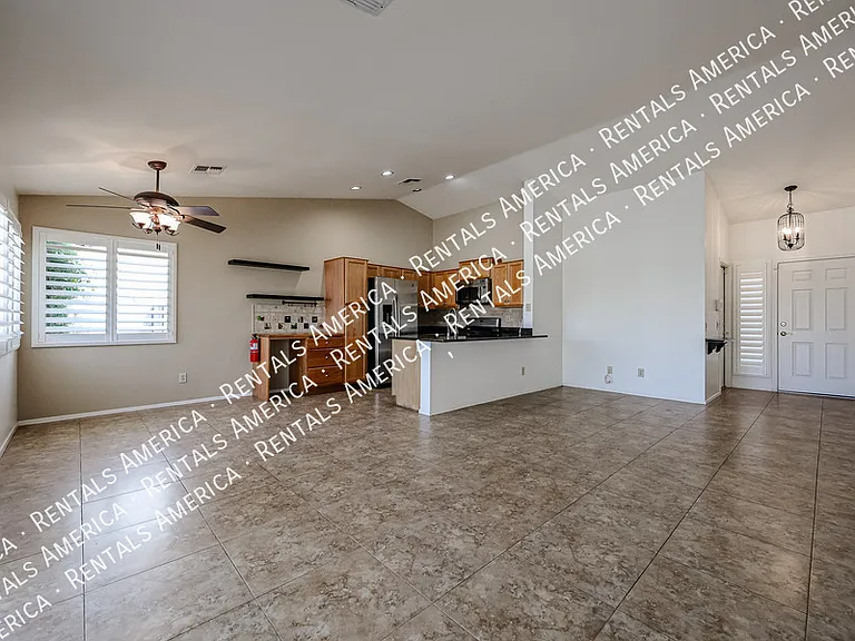8918 E Indiana Ave — Photo 7