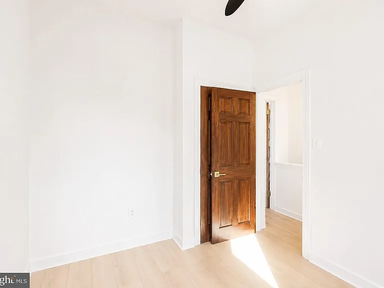1519 N Dover St — Photo 14