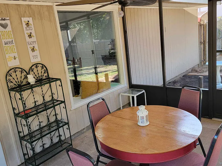 2312 Smuts Dr — Photo 33