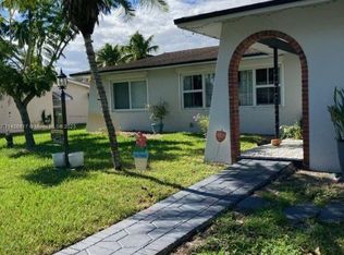 1840 N Hiatus Rd, Pembroke Pines, FL 33026