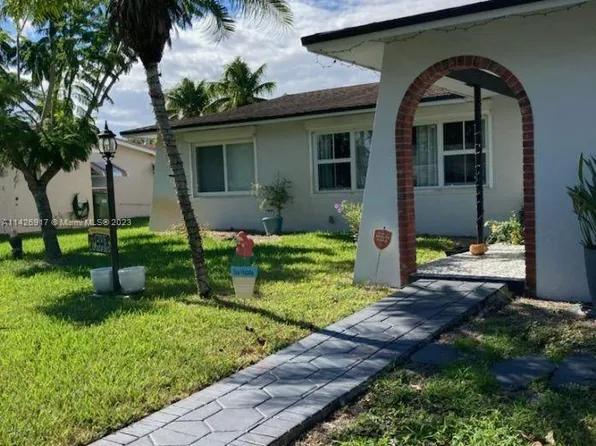 1840 N Hiatus Rd, Pembroke Pines, FL 33026