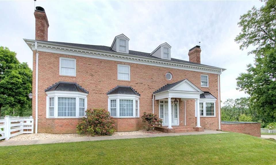 1st image of 175 Camelot Dr