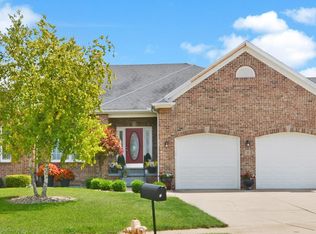 7 Piney Run Ct, Bloomington, IL 61705