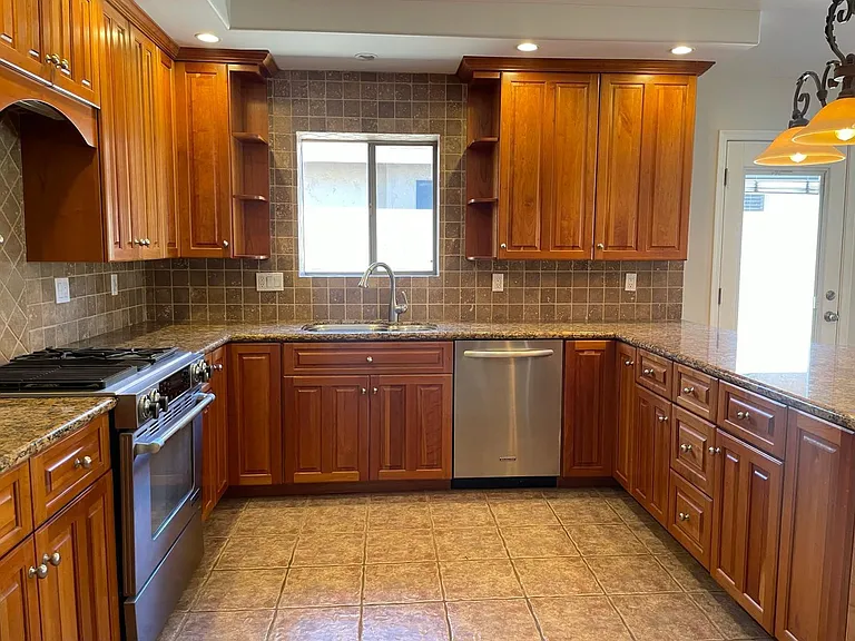 21611 N 48th Pl — Photo 7