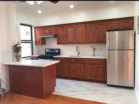 2nd image of 4726 45th St APT 3R