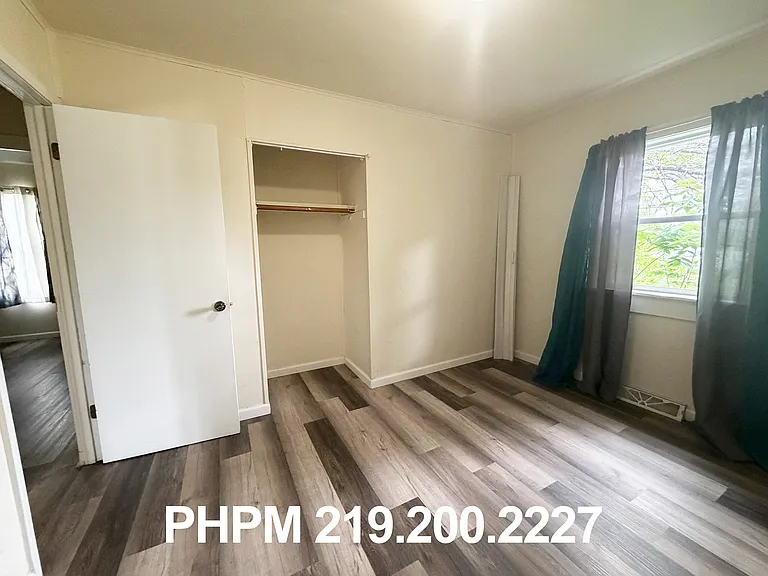 327 Hanley St — Photo 7