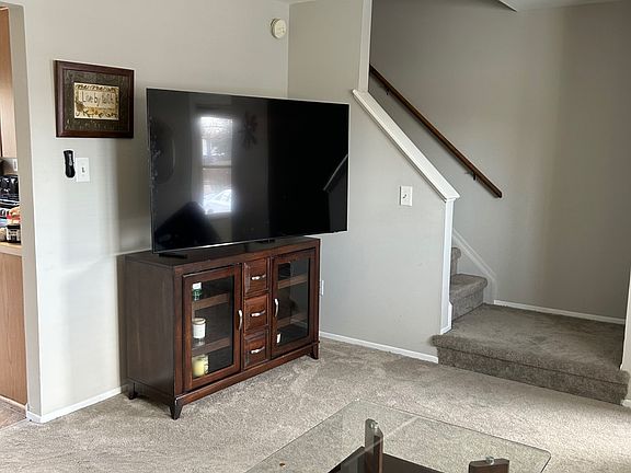 3rd image of 1187 Canterbury Cir