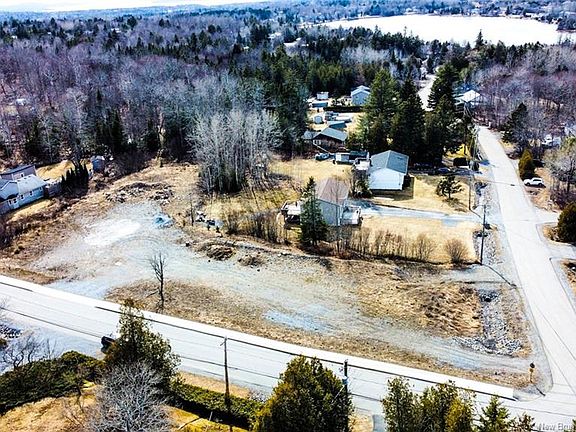 3rd image of 1 Hovey Rd
