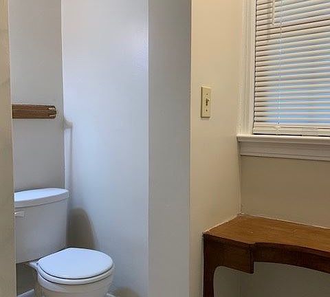 5th image of 18133 Lomond Blvd