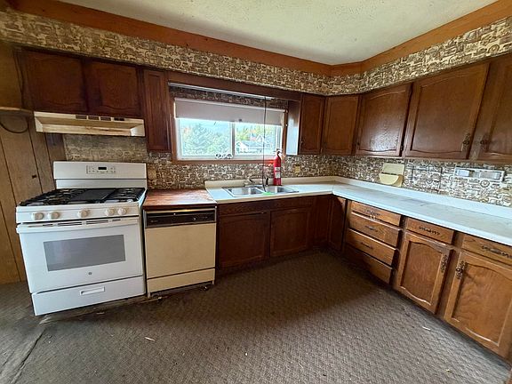 4th image of 7406 N Charles St