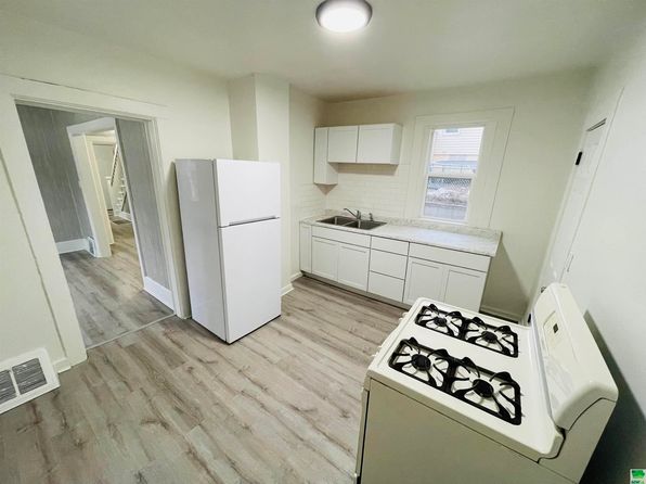 916 15th St, Sioux City, IA 51105
