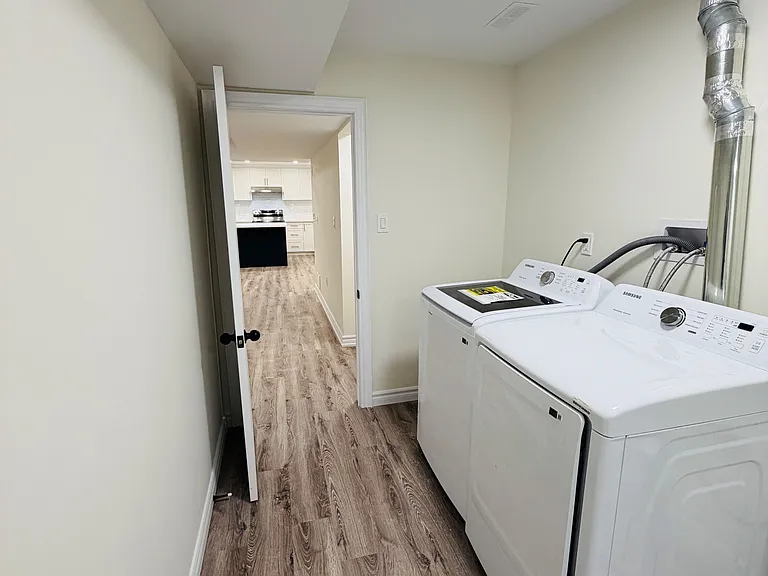 494 Woodbine Ave #LOWER — Photo 14