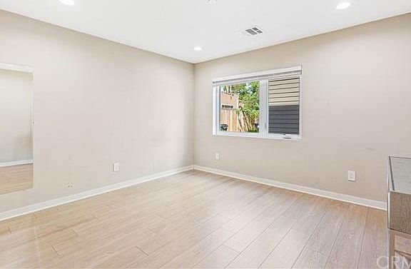 3rd image of 963 N St Andrews Pl