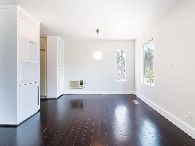 8421 Clinton St #101 — Photo 10