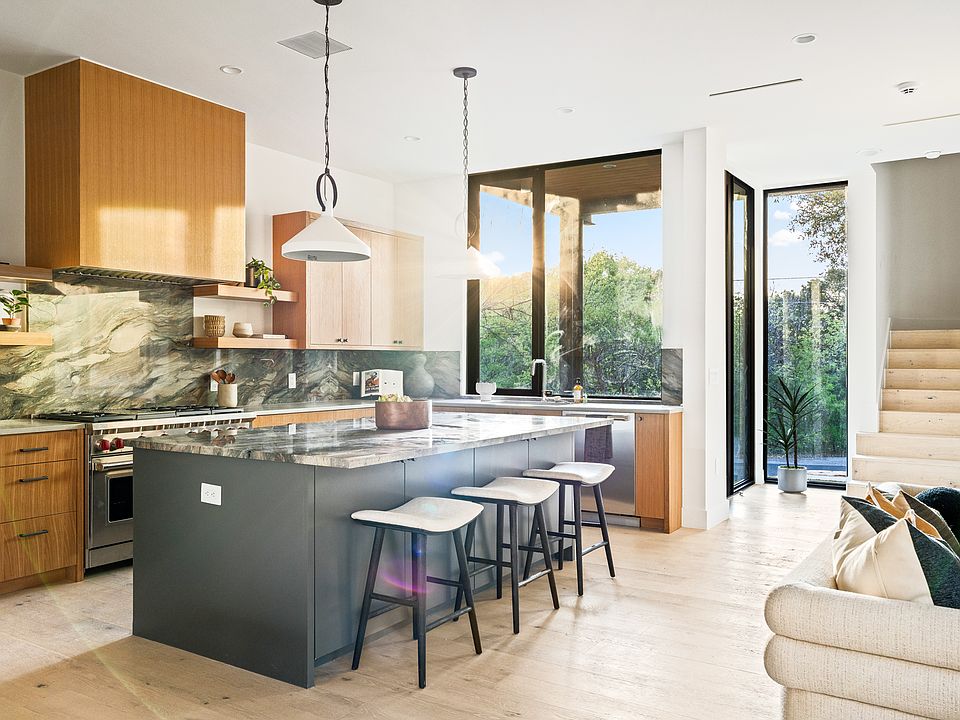 Open Kitchen