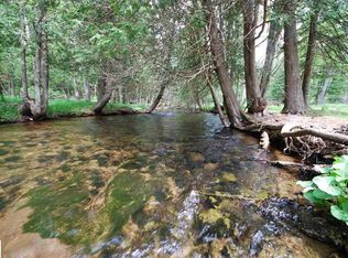 9095 Supply Rd, Traverse City, MI 49696