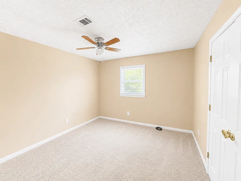 3260 Ridgecrest Dr — Photo 10