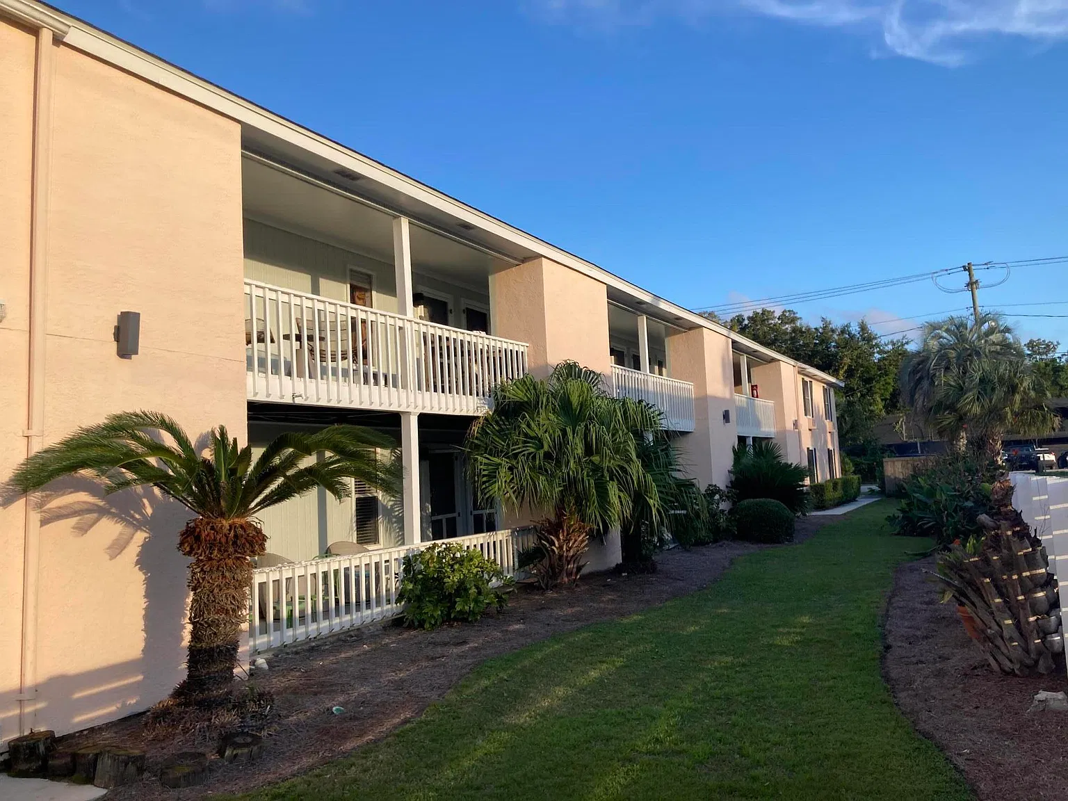 1 bed, 1.0 bath, 486 sqft, $2,400 — Photo 1