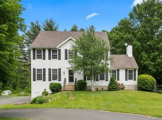 63 Queen St, Newtown, CT 06470