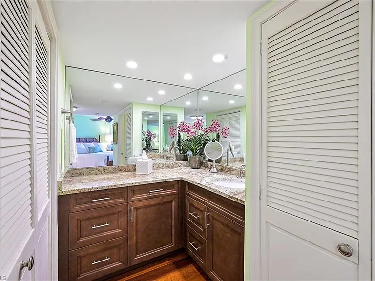 4041 Gulf Shore Blvd N #805 — Photo 18