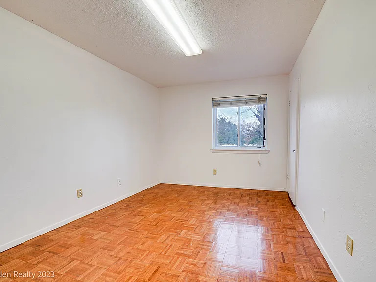 4009 N Garland Ave #3 — Photo 19