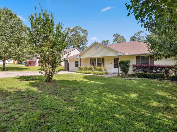 109 Little Ln, White Hall, AR 71602