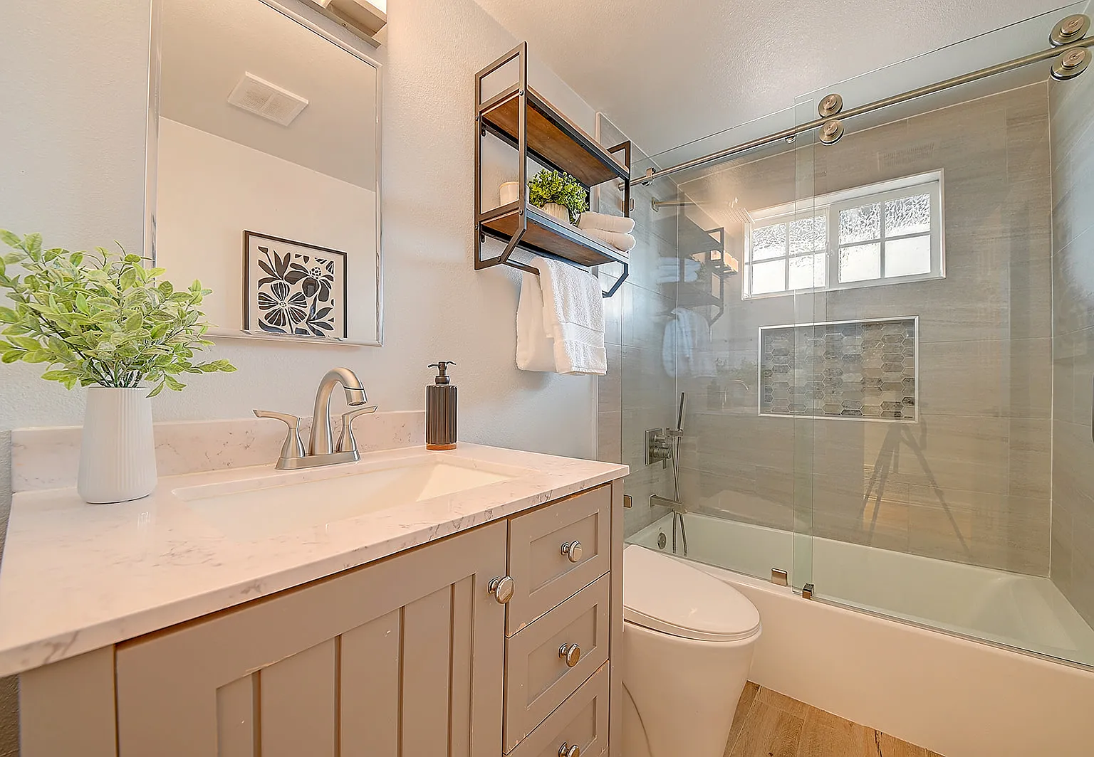 2044 West Spruce Avenue - 1 — Photo 4