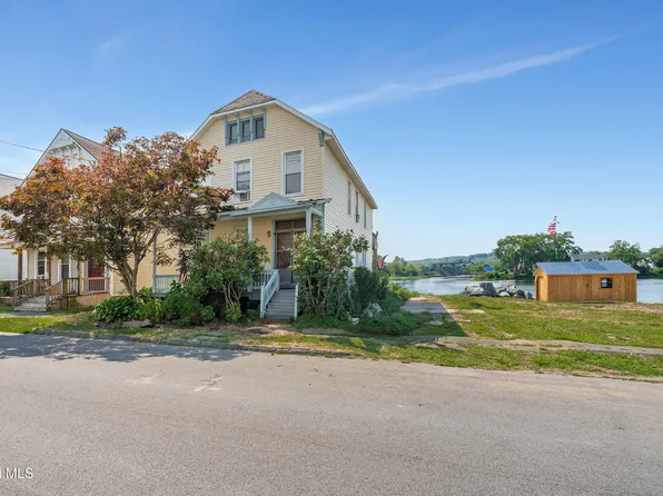 811 1st Avenue, Troy, NY 12182