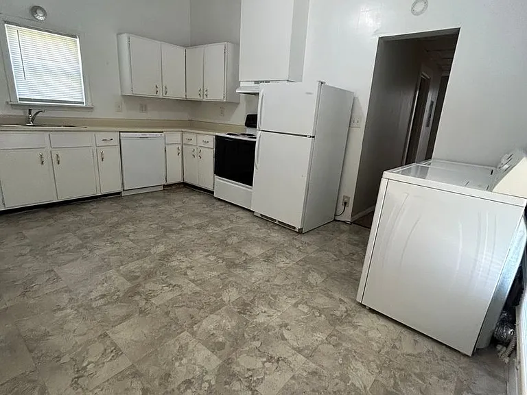 1402 Alabama St — Photo 1