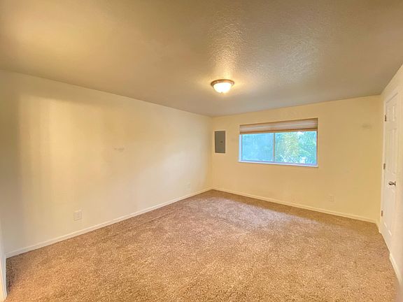 2nd image of 2625 Lincoln Way APT E20