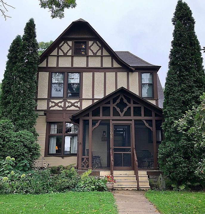 2nd image of 208 Newton Ave S