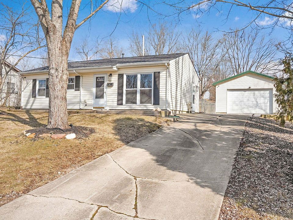 1st image of 206 Sunset Dr S