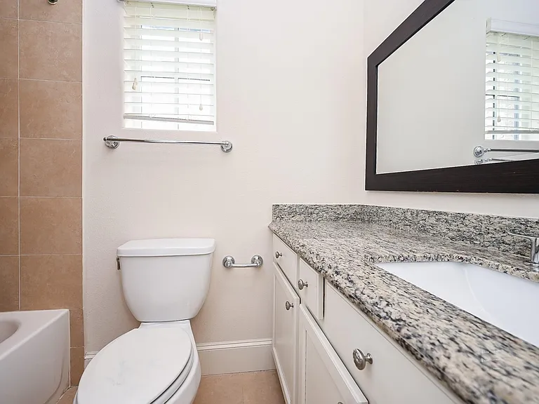 9546 London Bridge Sta — Photo 25