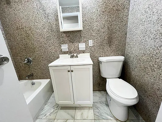 Rented by Bond New York | media 9
