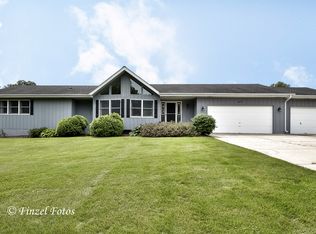 605 Pamela Ct, Gilberts, IL 60136