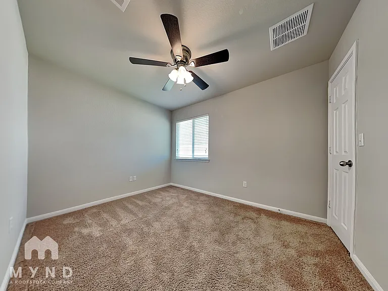 351 Langely — Photo 18
