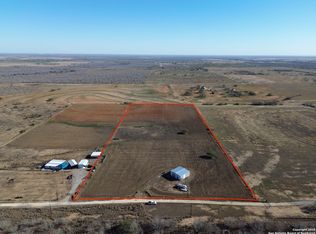 737 Joy Ln #6B, Floresville, TX 78114