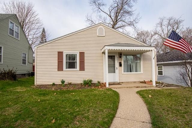 1st image of 2245 Parkview Pl