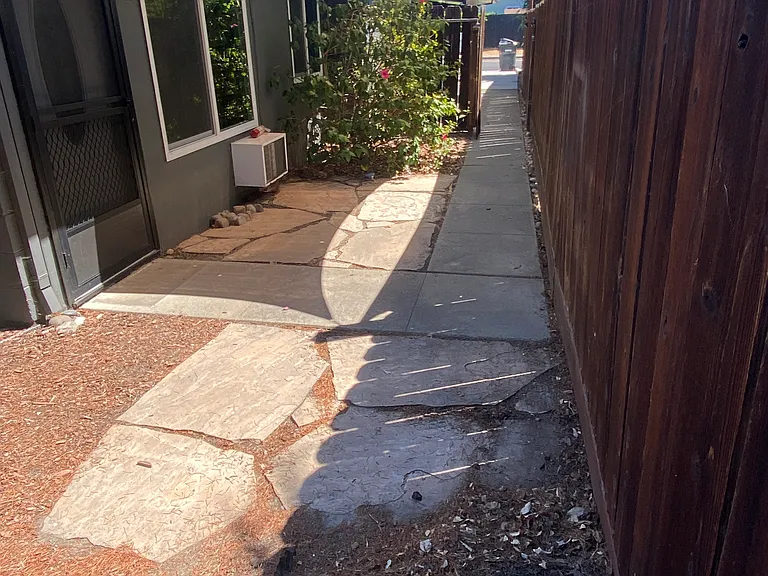 779 Holmes St — Photo 8