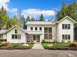 9581 NE Sigrids Court, Bainbridge Island, WA 98110