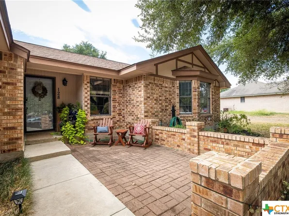 128 High Country Dr, Seguin, TX 78155