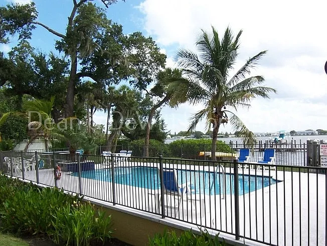 130 Banyan Bay Dr — Photo 3