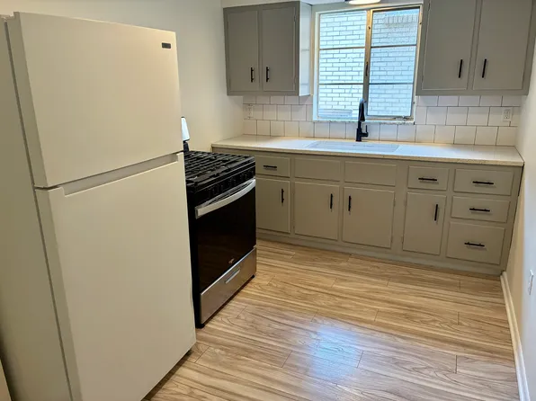 735 Center Ave Floor 2, Pittsburgh, PA 15202