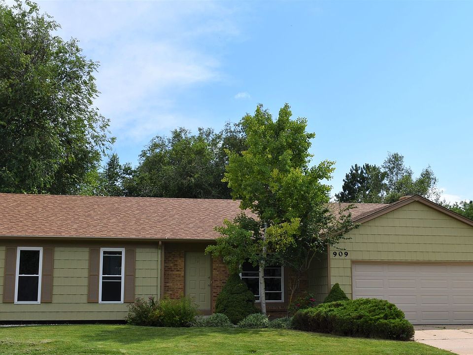 1st image of 909 Harrison Dr