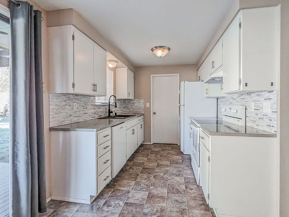 4913 & 4915 92nd Street NE 4913 & 4915 92nd St NE Marysville, WA