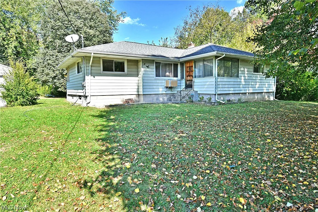 47 Potomac Ave photo 1