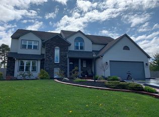 4993 Marshfield Ct, Liverpool, NY 13090